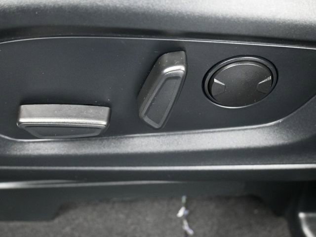 Used 2023 Ford Explorer XLT image 12