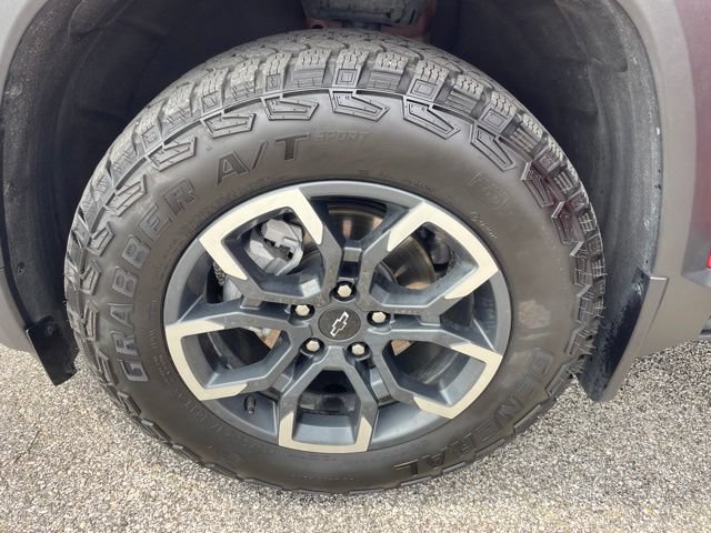 Used 2025 Chevrolet Equinox ACTIV w/ Safety and Technology Package FWD image 46