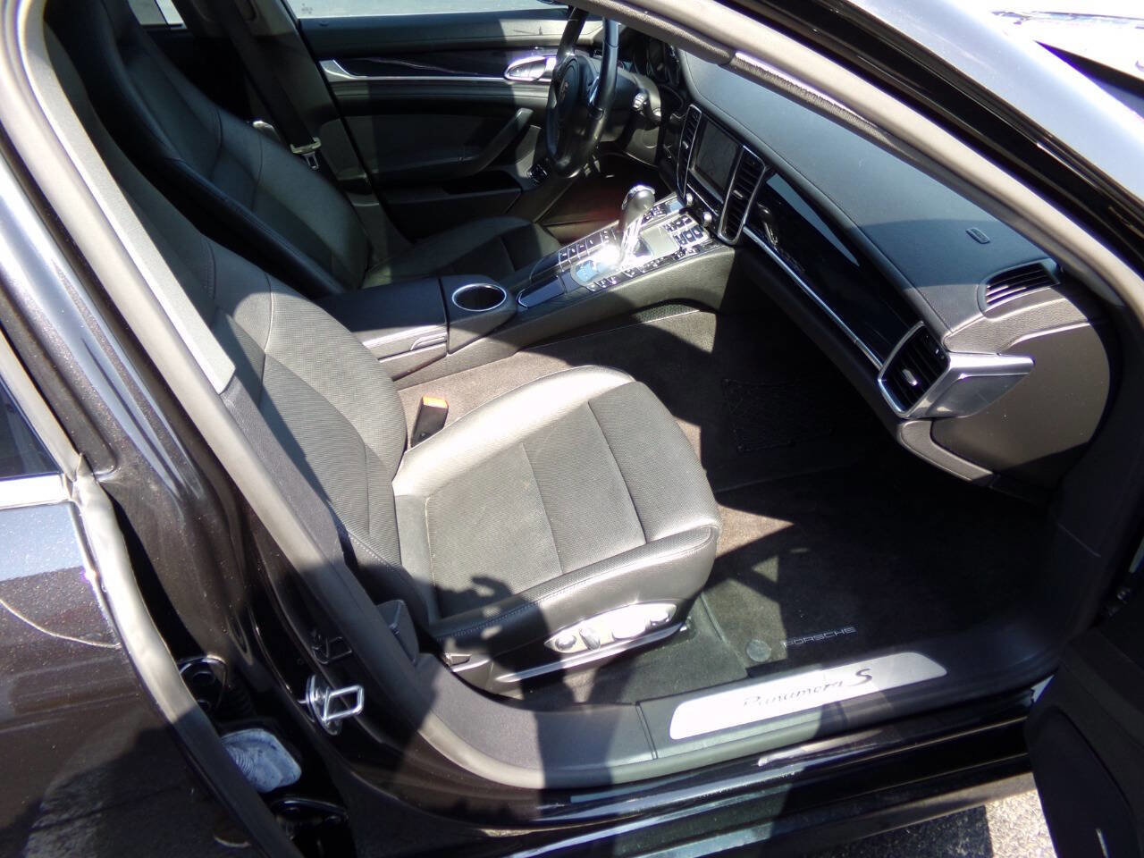 Used 2014 Porsche Panamera S image 30