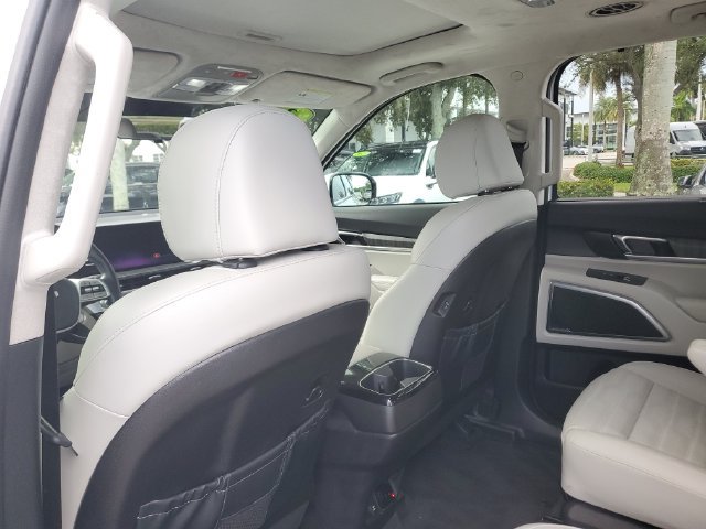 Certified 2023 Kia Telluride SX Prestige AWD/4WD image 10