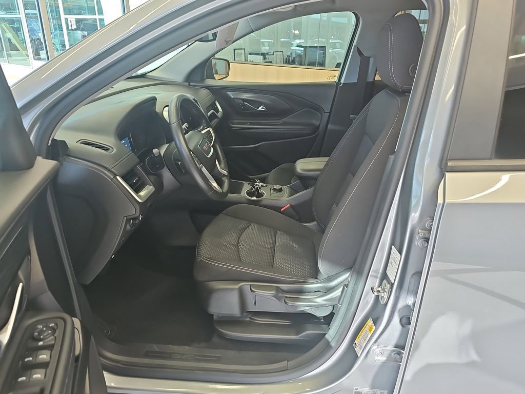 Used 2024 GMC Terrain SLE image 12