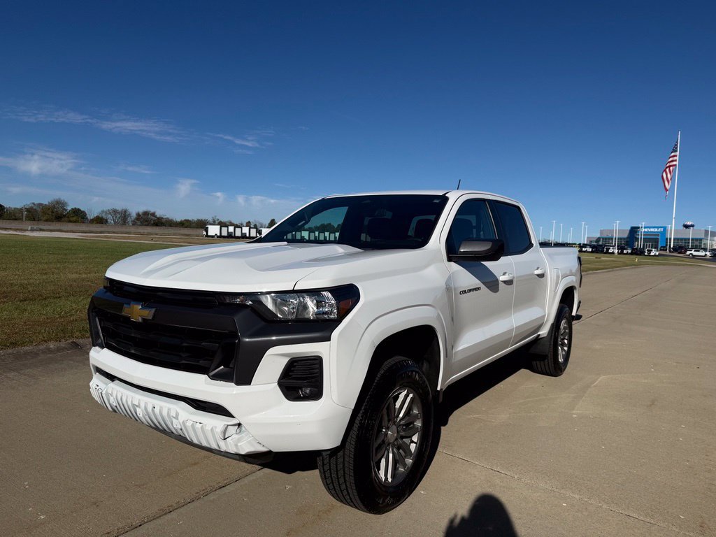 Used 2024 Chevrolet Colorado LT w/ LT Convenience Package RWD image 8