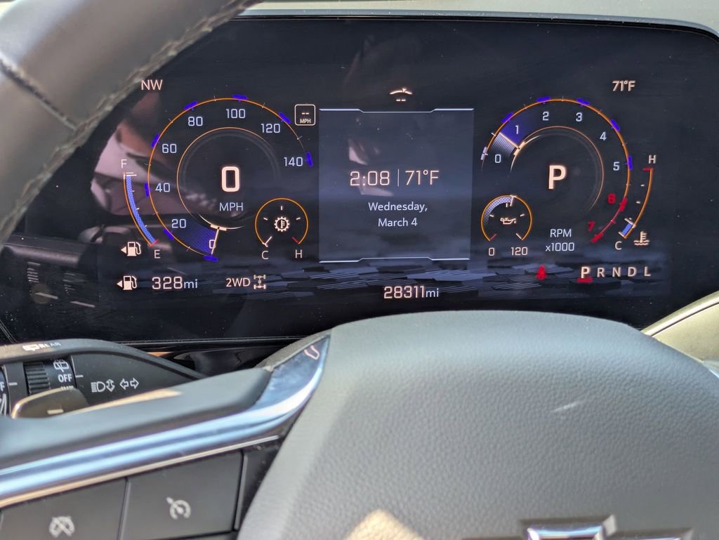 Used 2025 Chevrolet Suburban Z71 image 19