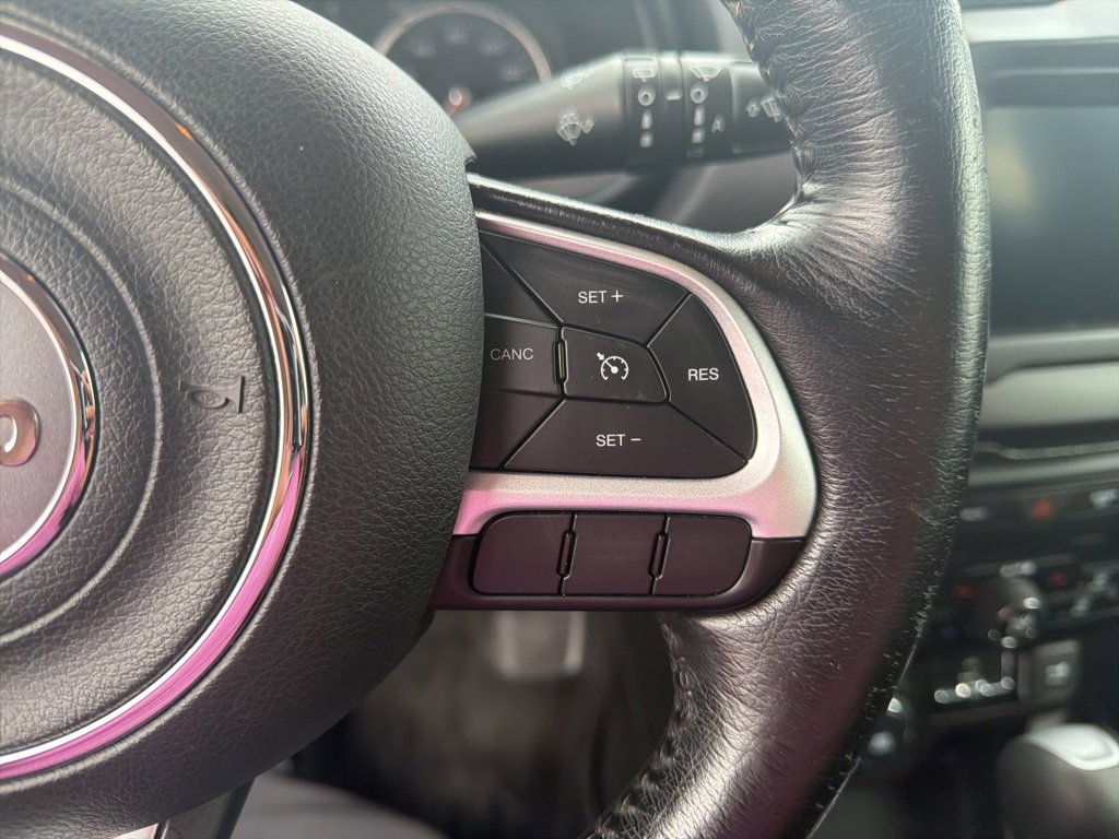 Used 2019 Jeep Renegade Latitude w/ Cold Weather Group image 43