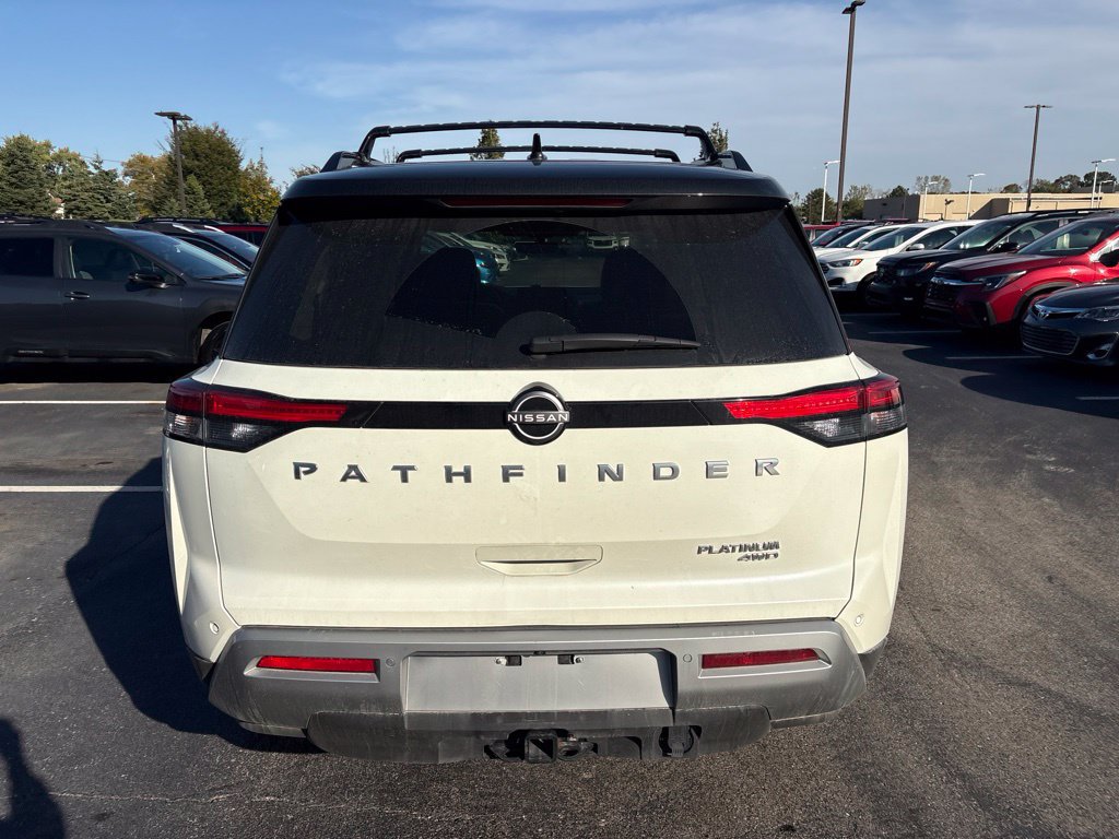 Used 2023 Nissan Pathfinder Platinum w/ Cargo Package AWD/4WD image 3