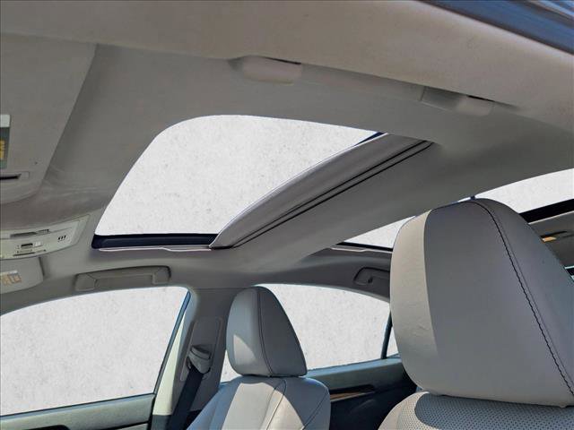 Used 2016 Lexus ES 350 w/ Luxury Package w/Wood Trim FWD image 16