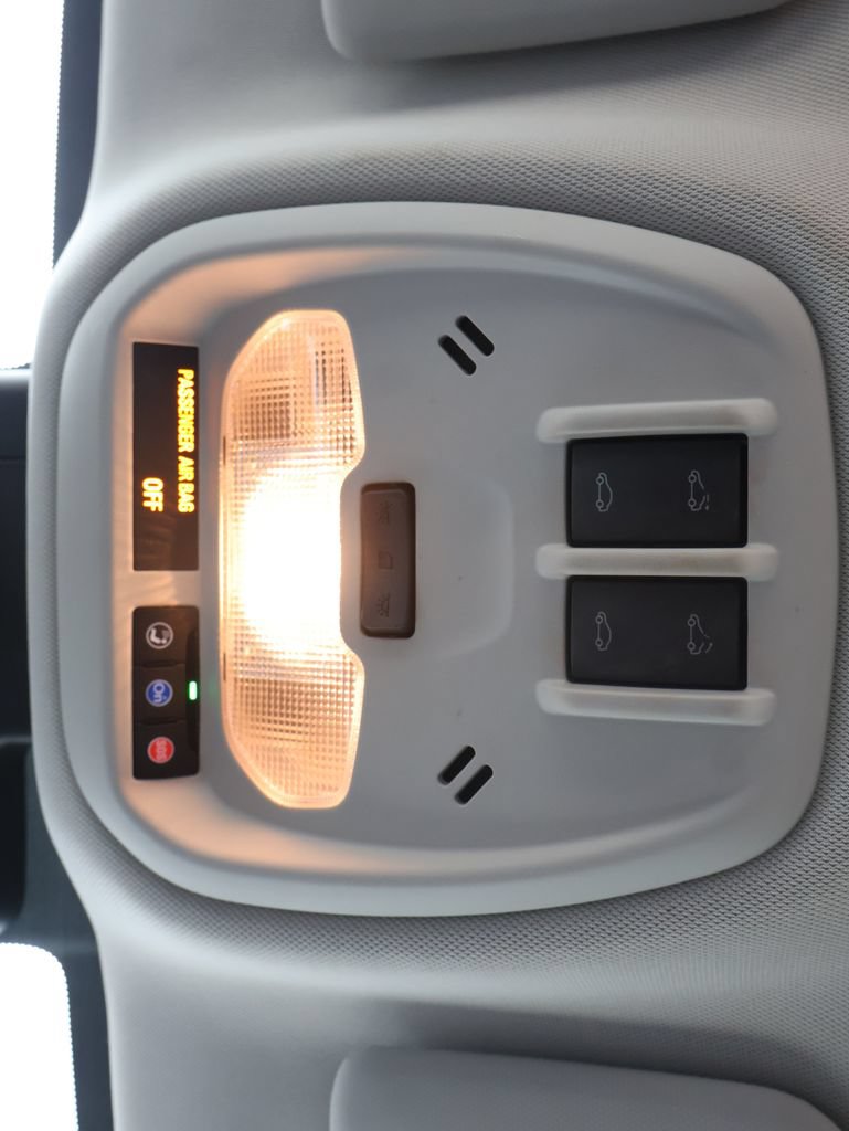 Used 2025 Chevrolet Trax ACTIV w/ Sunroof Package FWD image 28