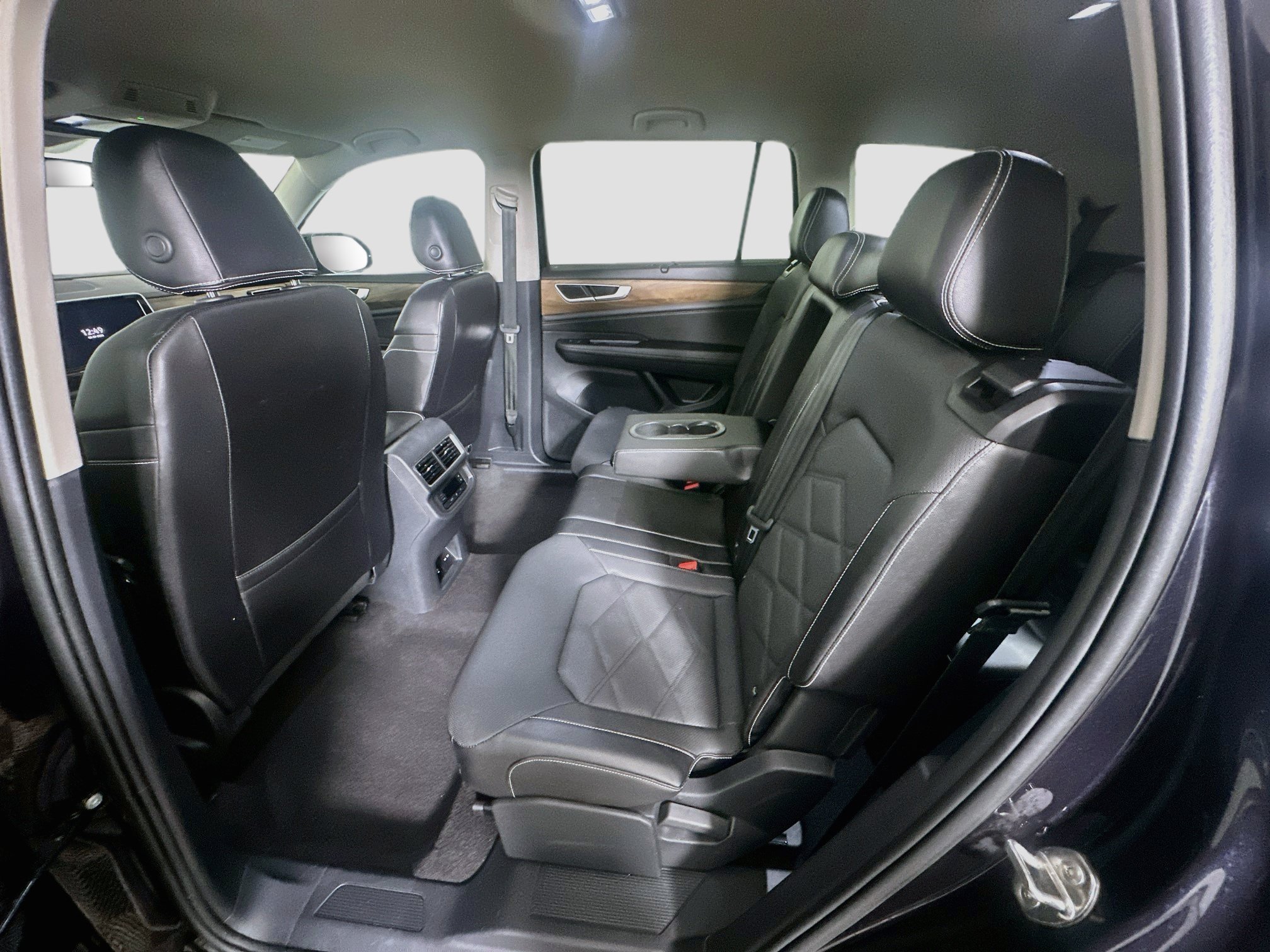 Used 2024 Volkswagen Atlas SE FWD image 29