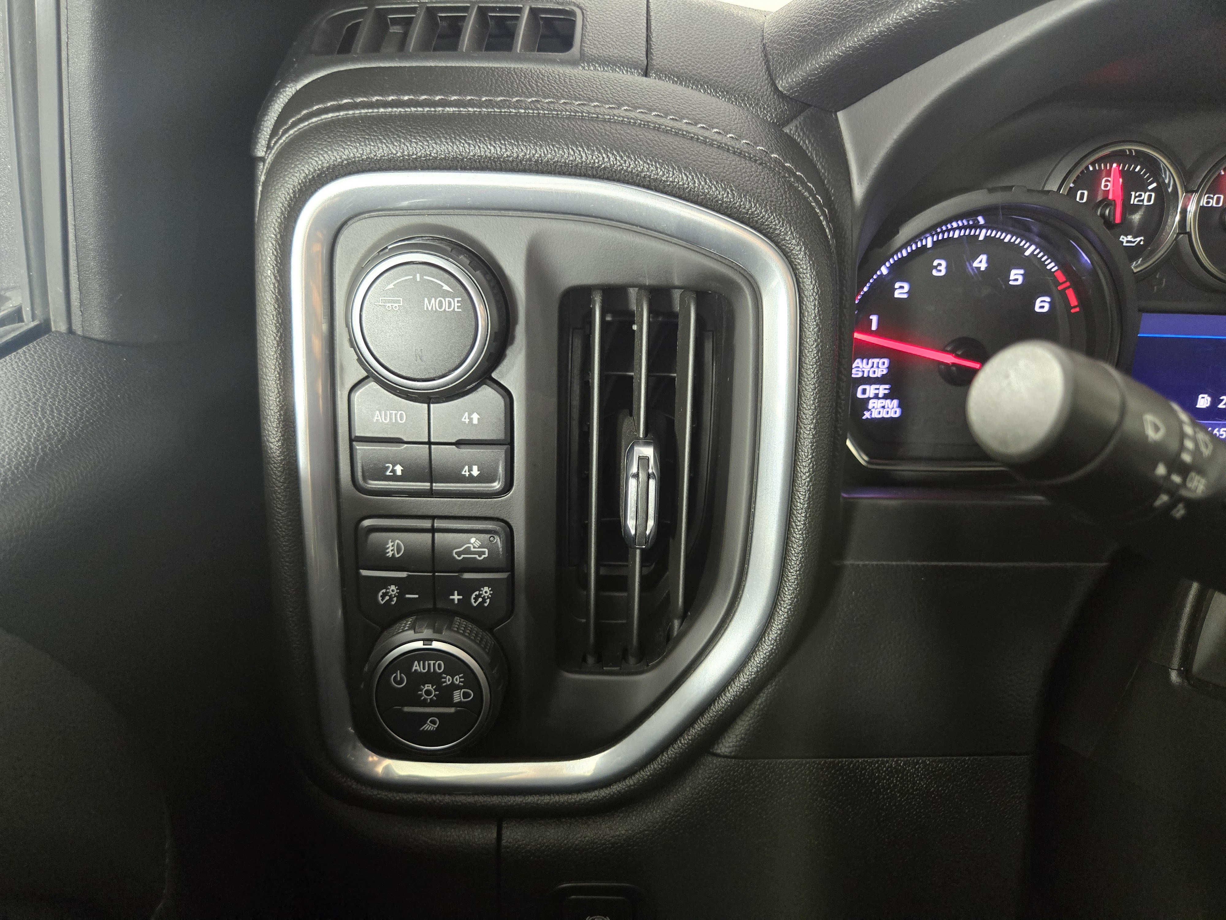 Certified 2021 Chevrolet Silverado 1500 LT Trail Boss w/ Safety Package AWD/4WD image 28
