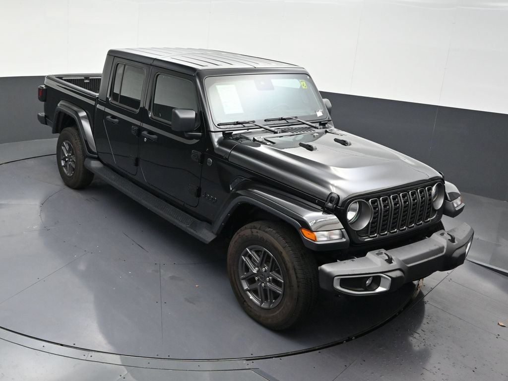 Used 2025 Jeep Gladiator Sport AWD/4WD image 20