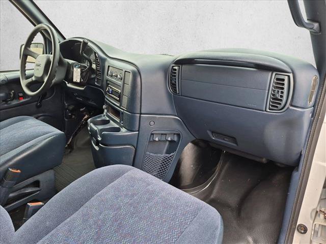 Used 2002 GMC Safari RWD image 18