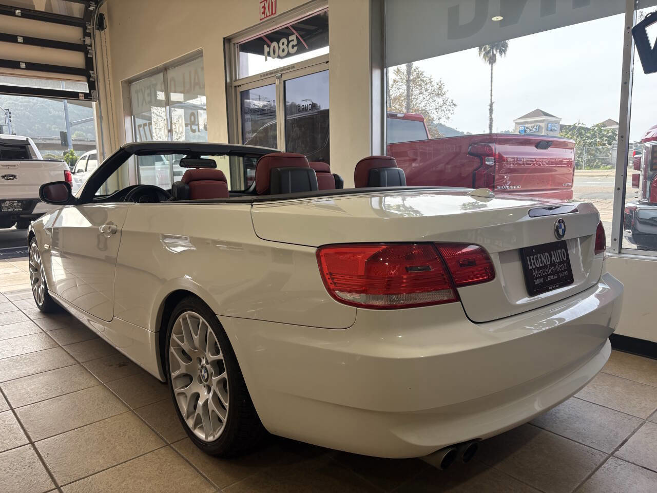 Used 2010 BMW 328i Convertible image 8