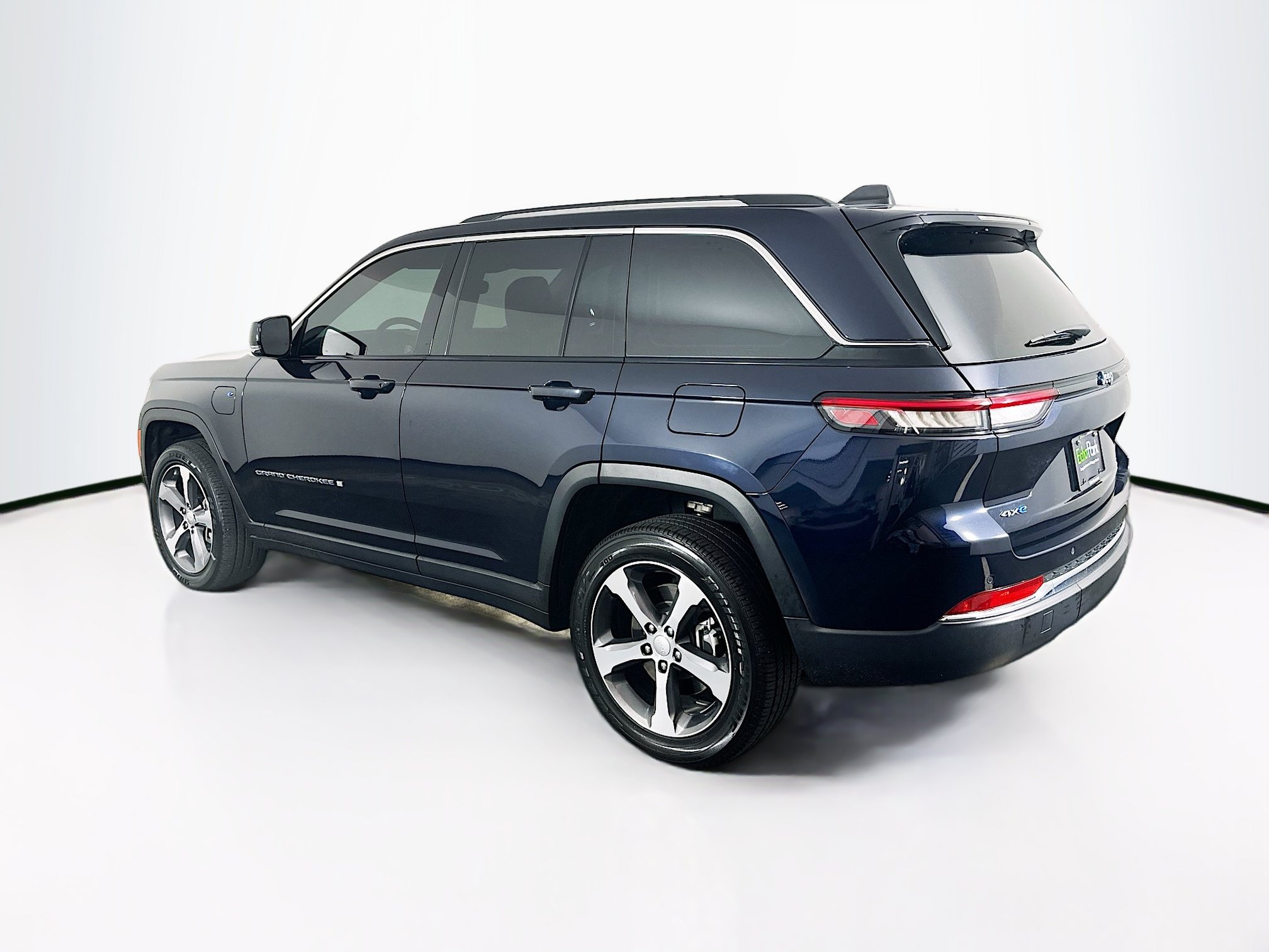 Used 2024 Jeep Grand Cherokee Limited 4xe AWD/4WD image 5