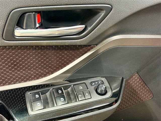 Used 2019 Toyota C-HR Limited image 17