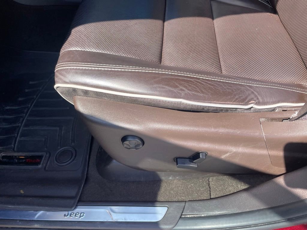 Used 2019 Jeep Grand Cherokee Overland image 11