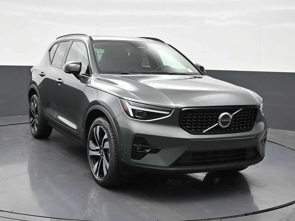 New 2026 Volvo XC40 B5 Plus AWD/4WD image 8