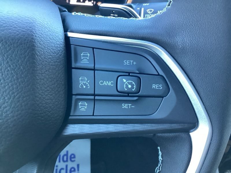 New 2025 Jeep Grand Cherokee 4WD image 33