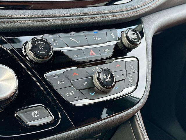 New 2026 Chrysler Pacifica Pinnacle FWD image 12