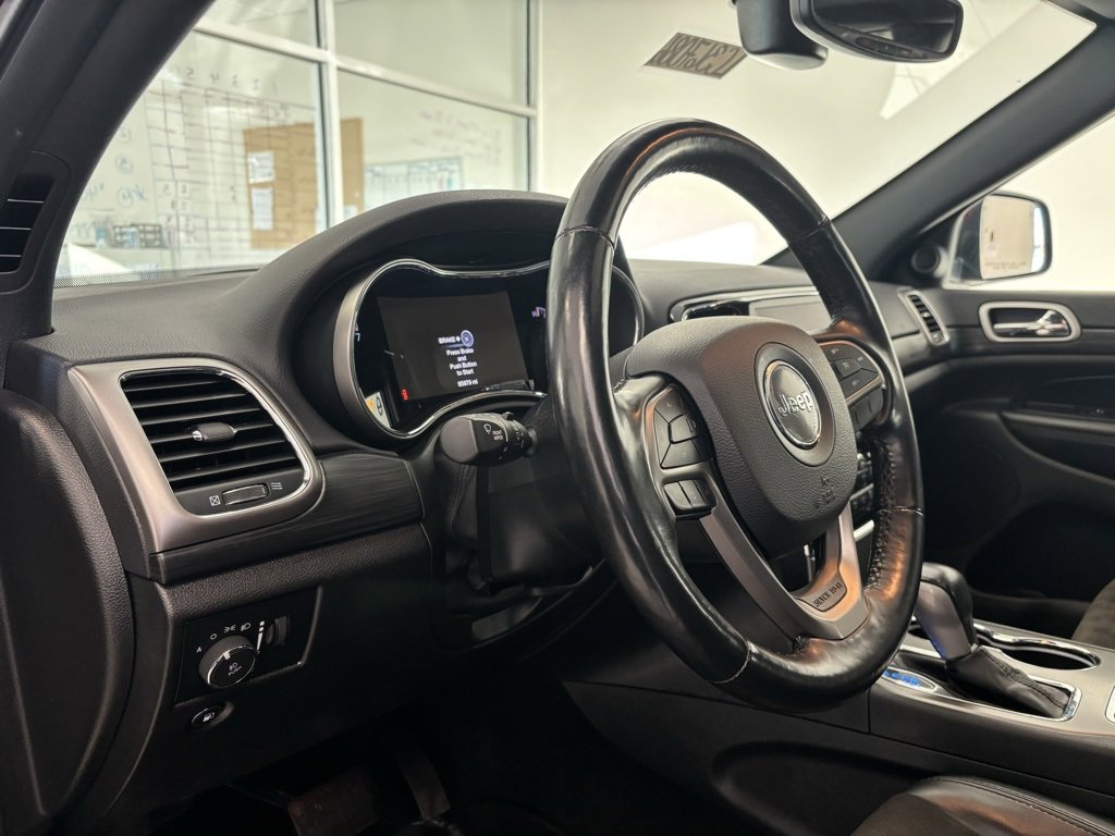 Used 2020 Jeep Grand Cherokee Altitude image 11