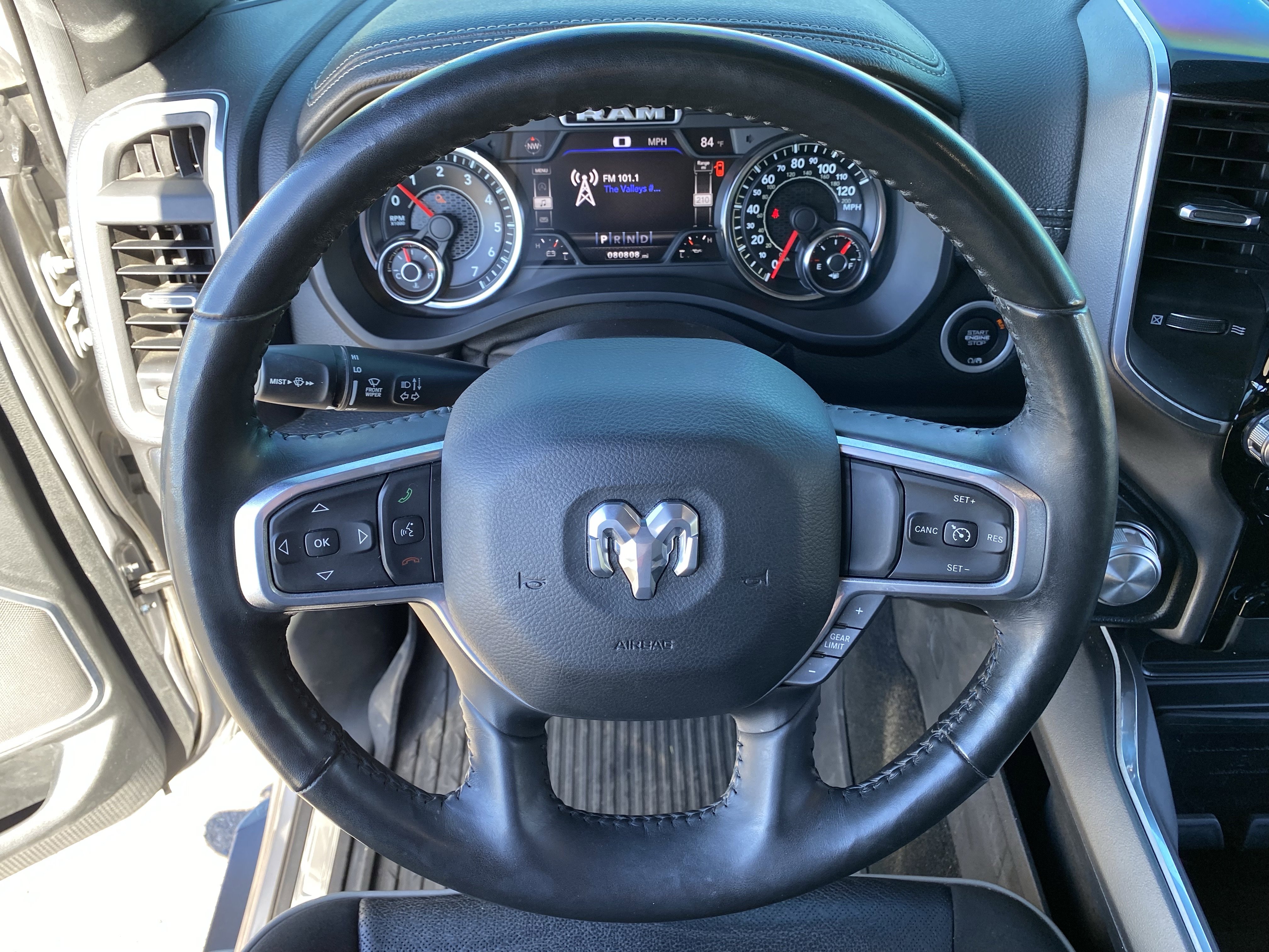 Used 2020 RAM 1500 Laramie image 25