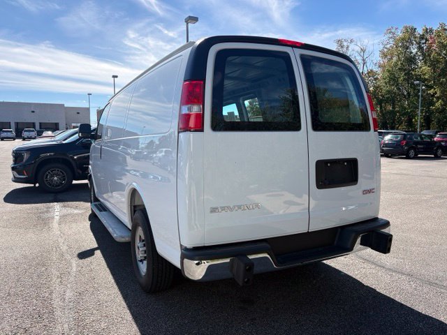 Used 2025 GMC Savana 2500 w/ Driver Convenience Package RWD image 3