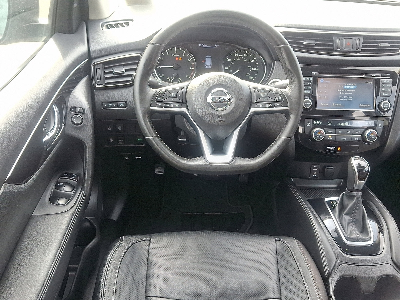 Used 2018 Nissan Rogue Sport SL w/ SL Premium Package image 14