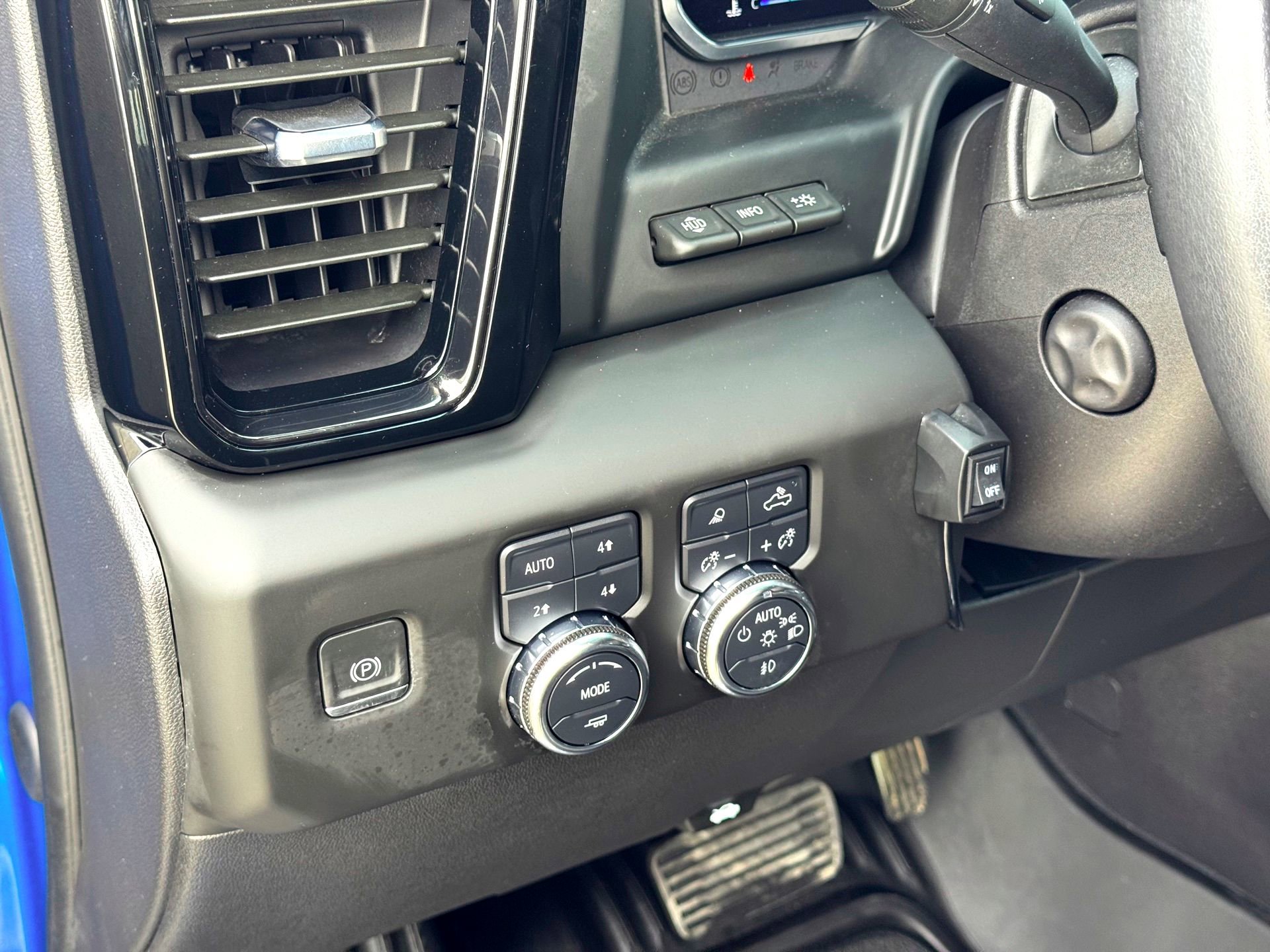Used 2024 GMC Sierra 1500 AT4X AWD/4WD image 18