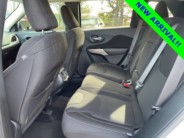 Used 2017 Jeep Cherokee Latitude w/ Comfort/Convenience Group image 10