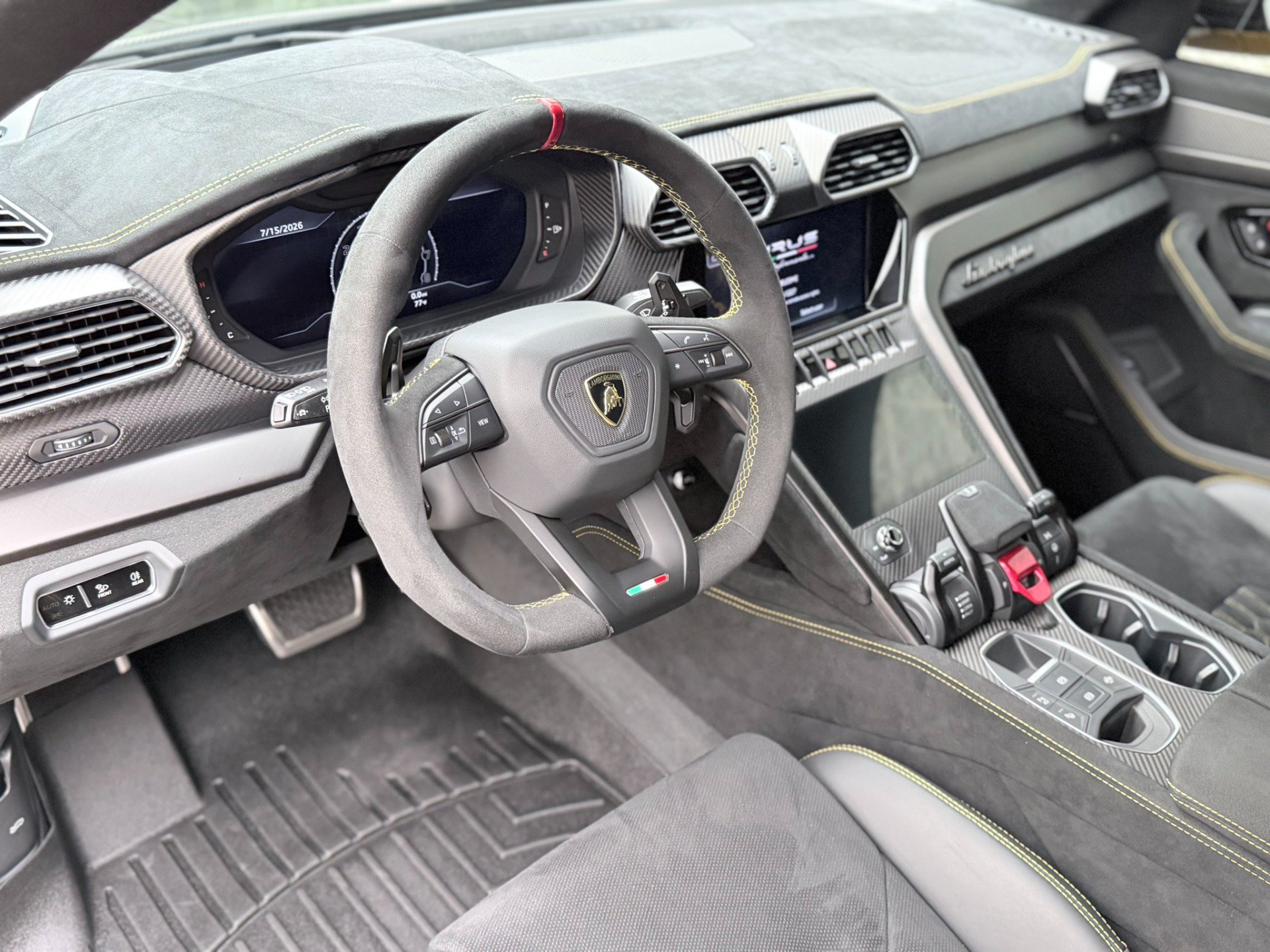 Used 2023 Lamborghini Urus Performante AWD/4WD image 15