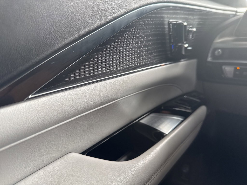 Used 2023 Cadillac Lyriq 2WD image 18