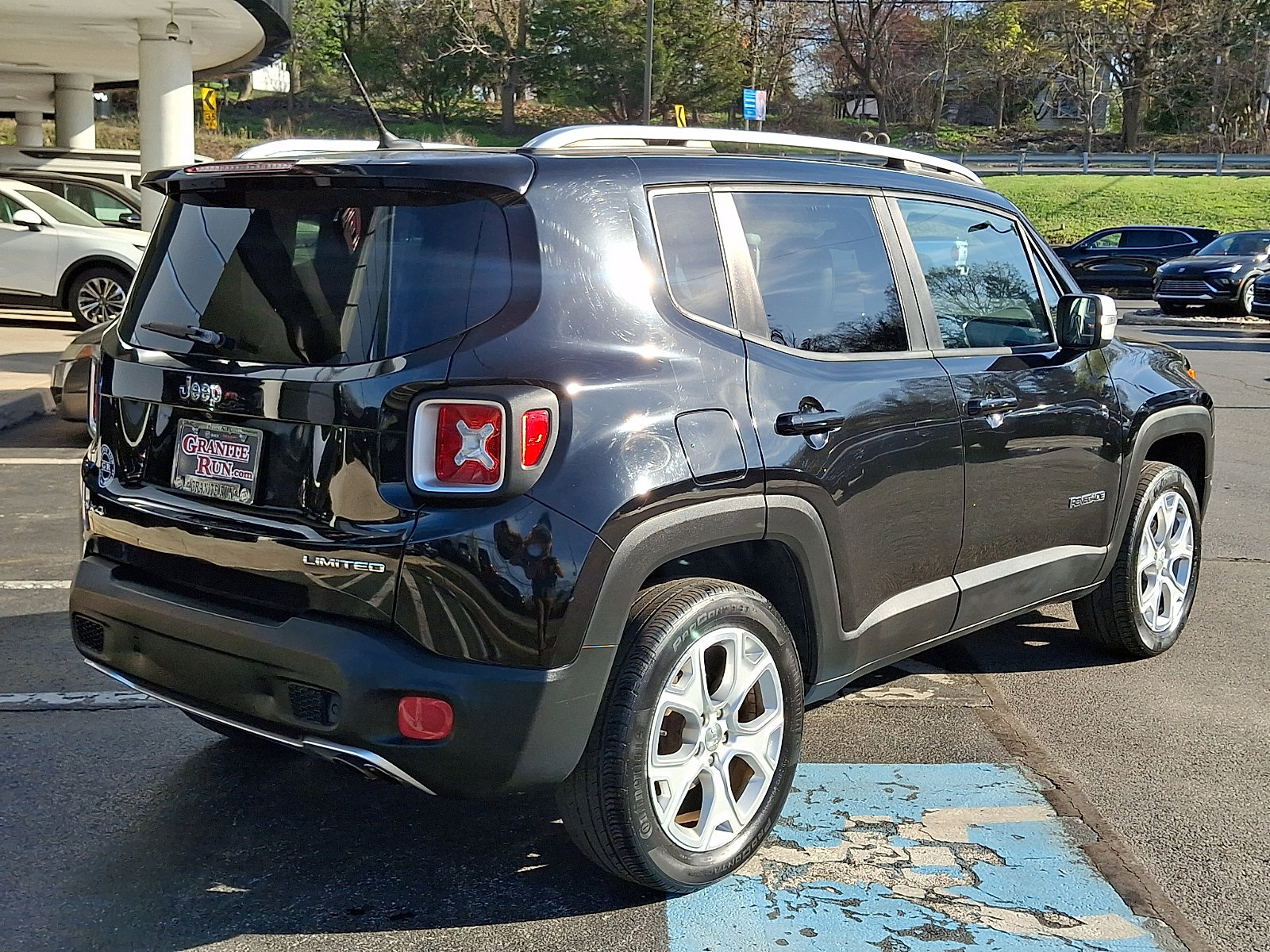 Used 2016 Jeep Renegade Limited image 6