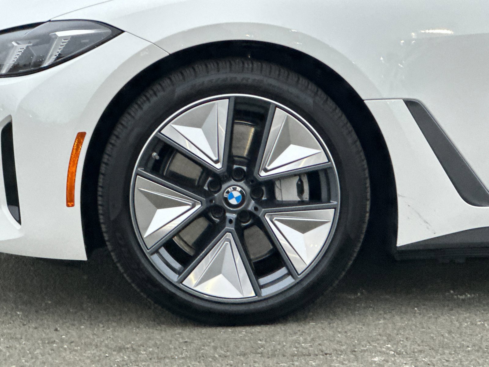 Used 2025 BMW i4 eDrive40 w/ Driving Assistance Package image 24