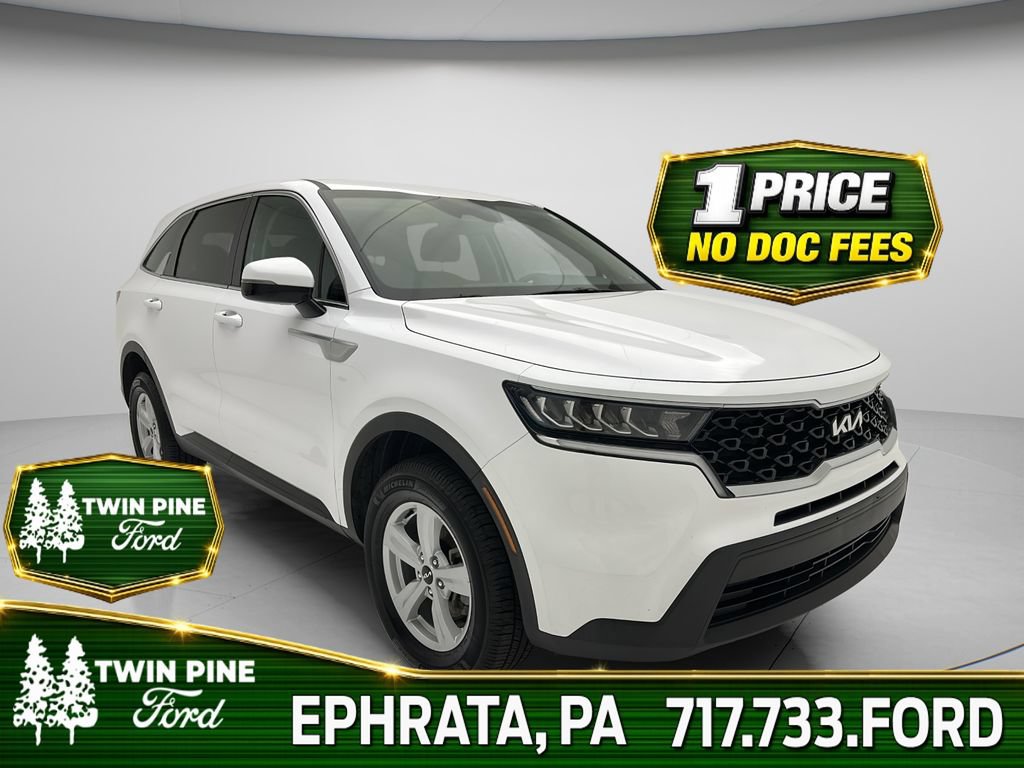 Used 2022 Kia Sorento LX AWD/4WD image 1