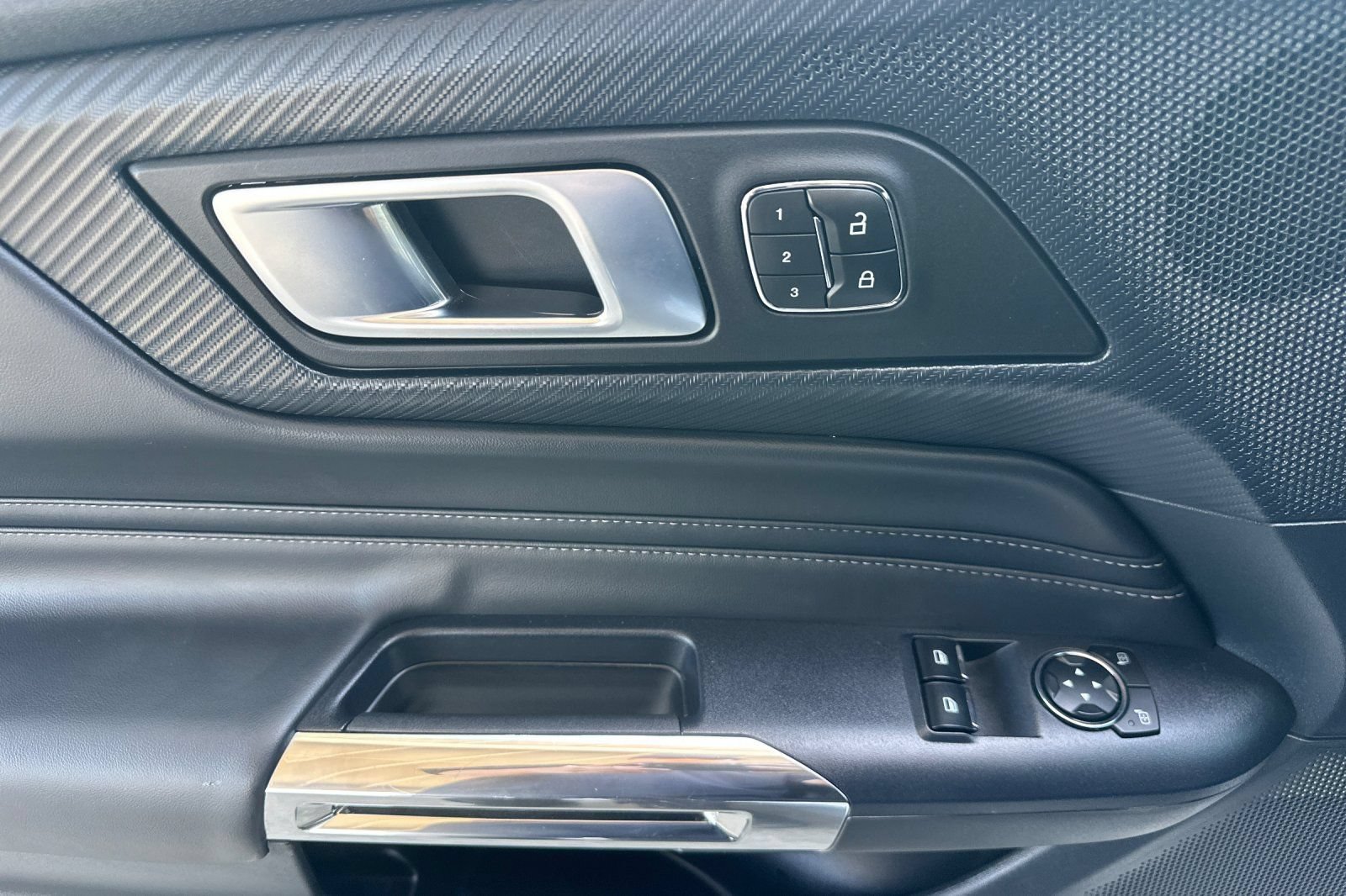 Used 2024 Ford Mustang GT Premium RWD image 11