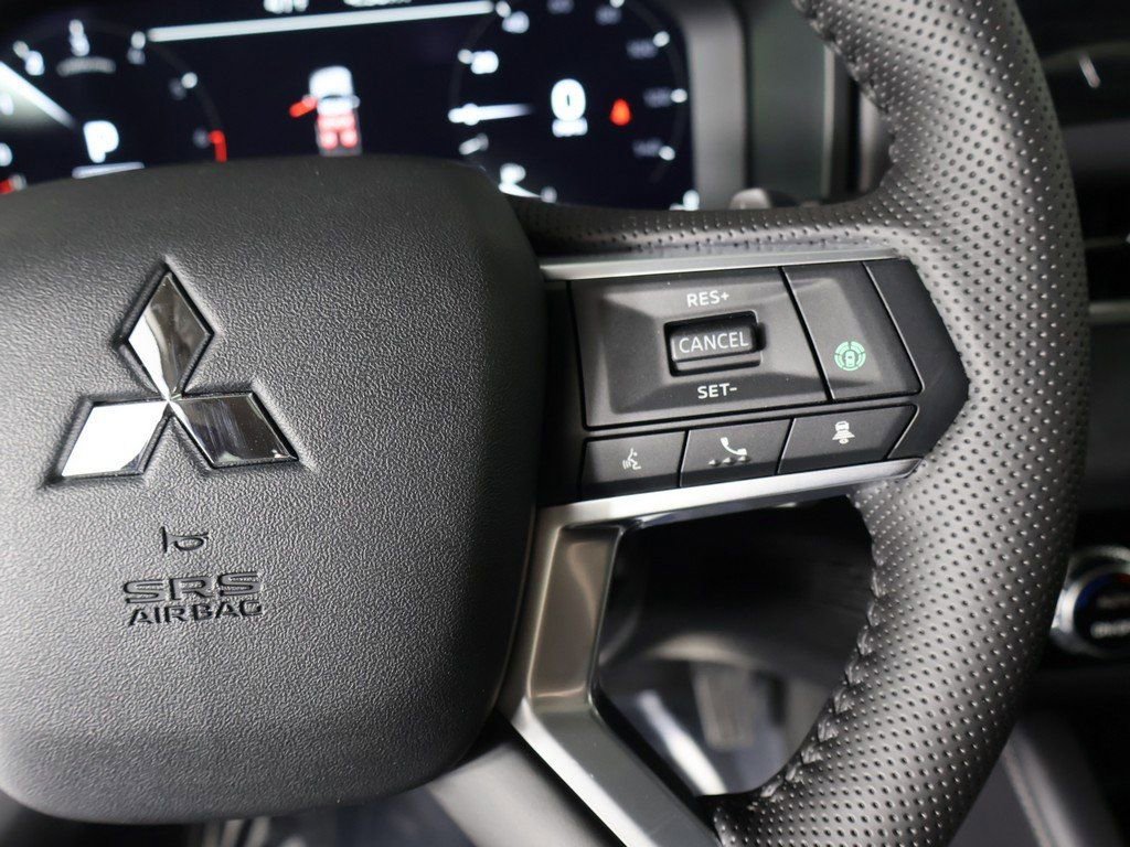 New 2026 Mitsubishi Outlander SE image 47