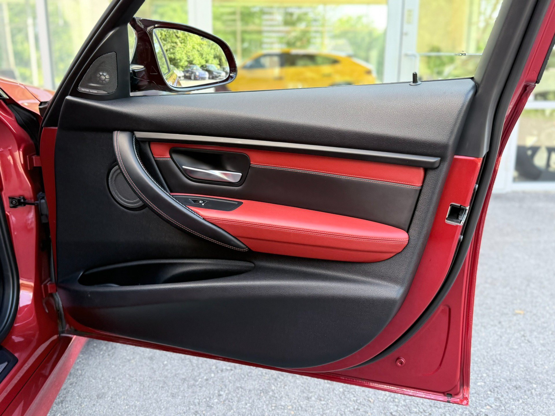 Used 2016 BMW M3 RWD image 29
