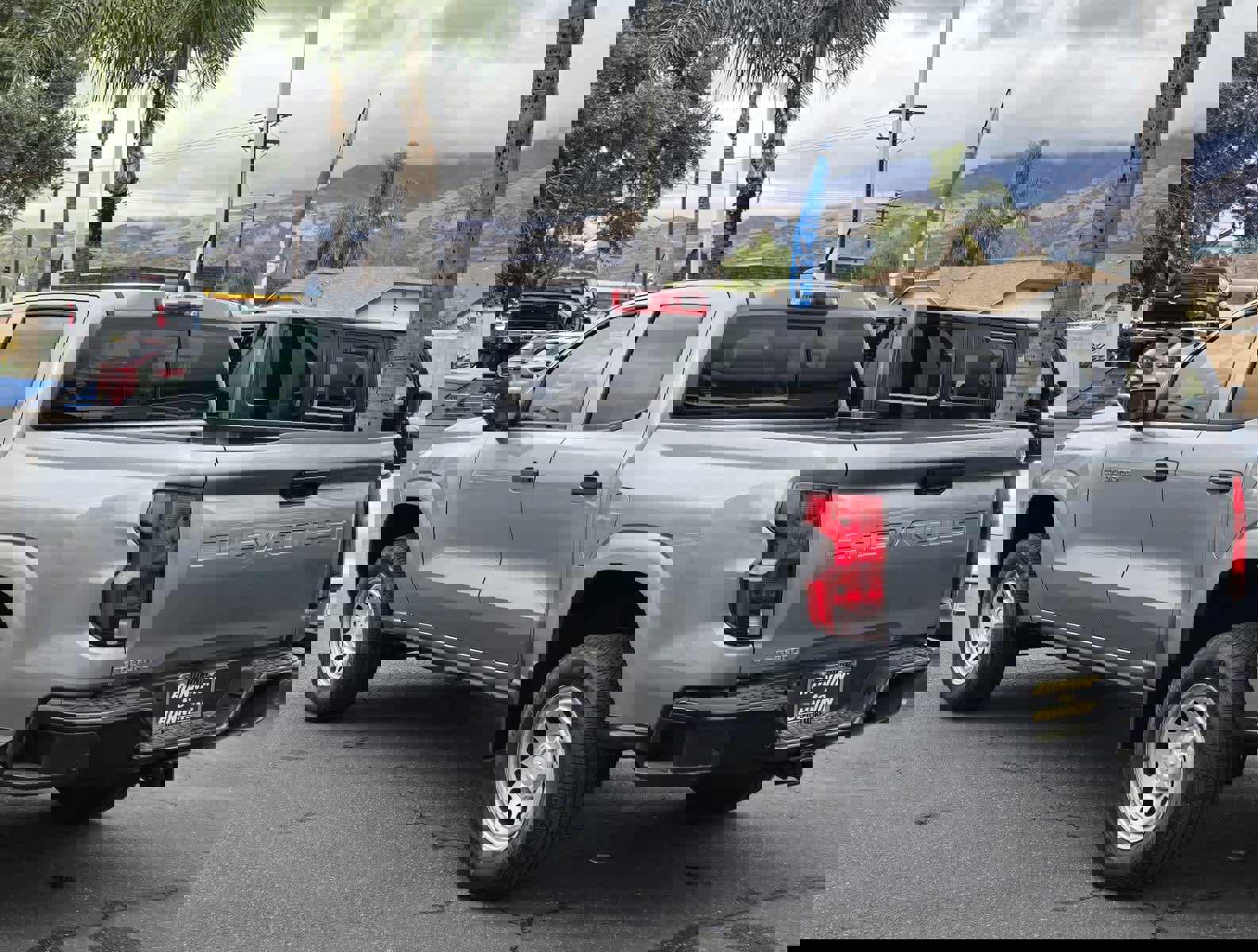 Used 2024 Chevrolet Colorado W/T w/ Technology Package image 7