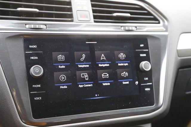 Used 2023 Volkswagen Tiguan SE image 21