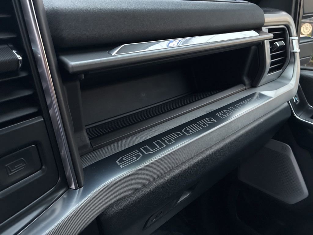 Used 2025 Ford F350 Platinum image 28