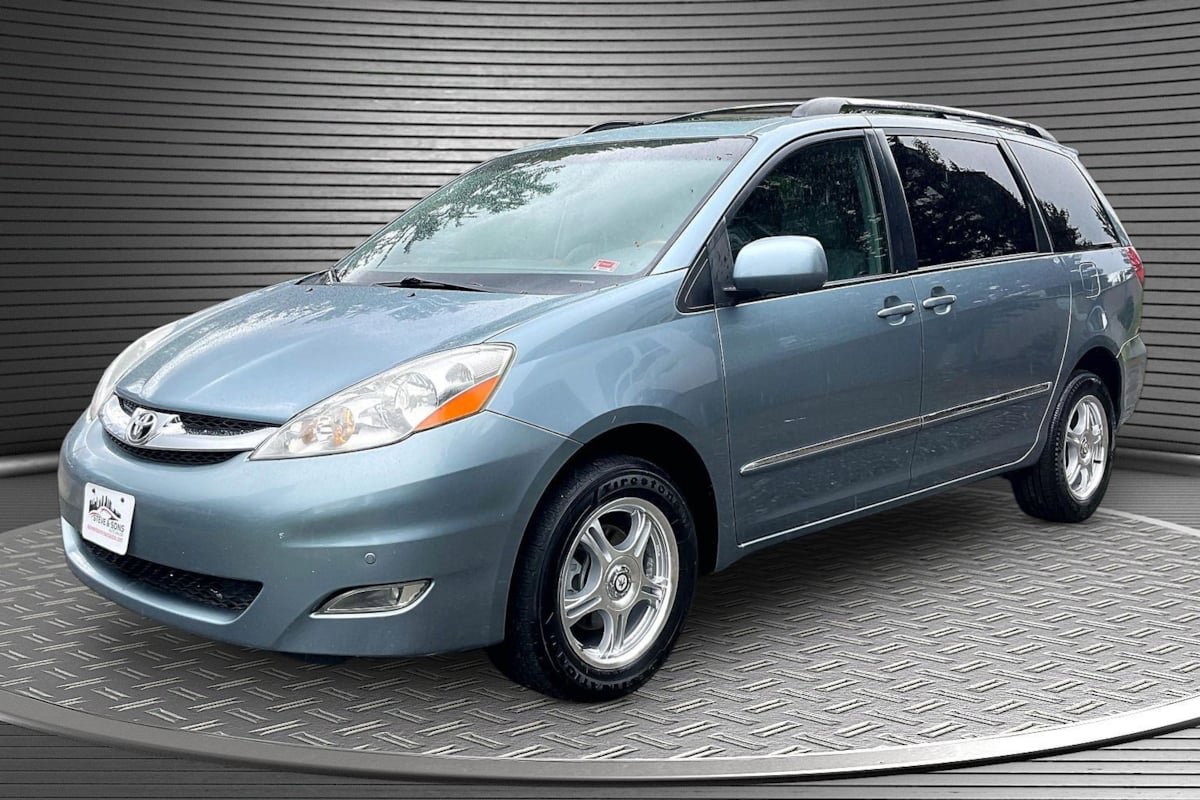 Used 2006 Toyota Sienna XLE Limited AWD/4WD image 3
