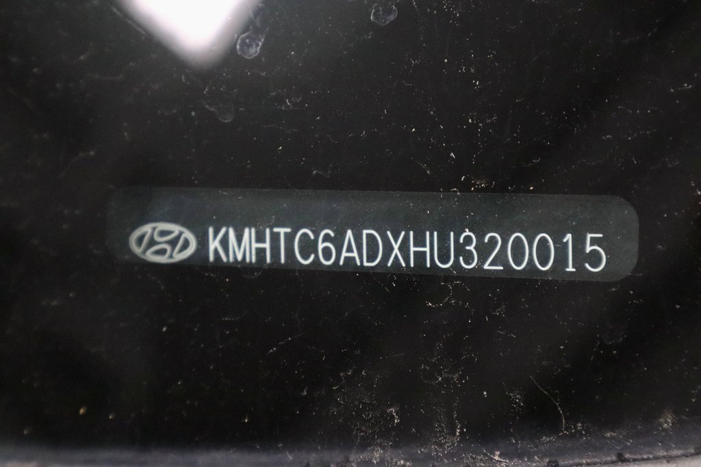 Used 2017 Hyundai Veloster Value Edition image 33