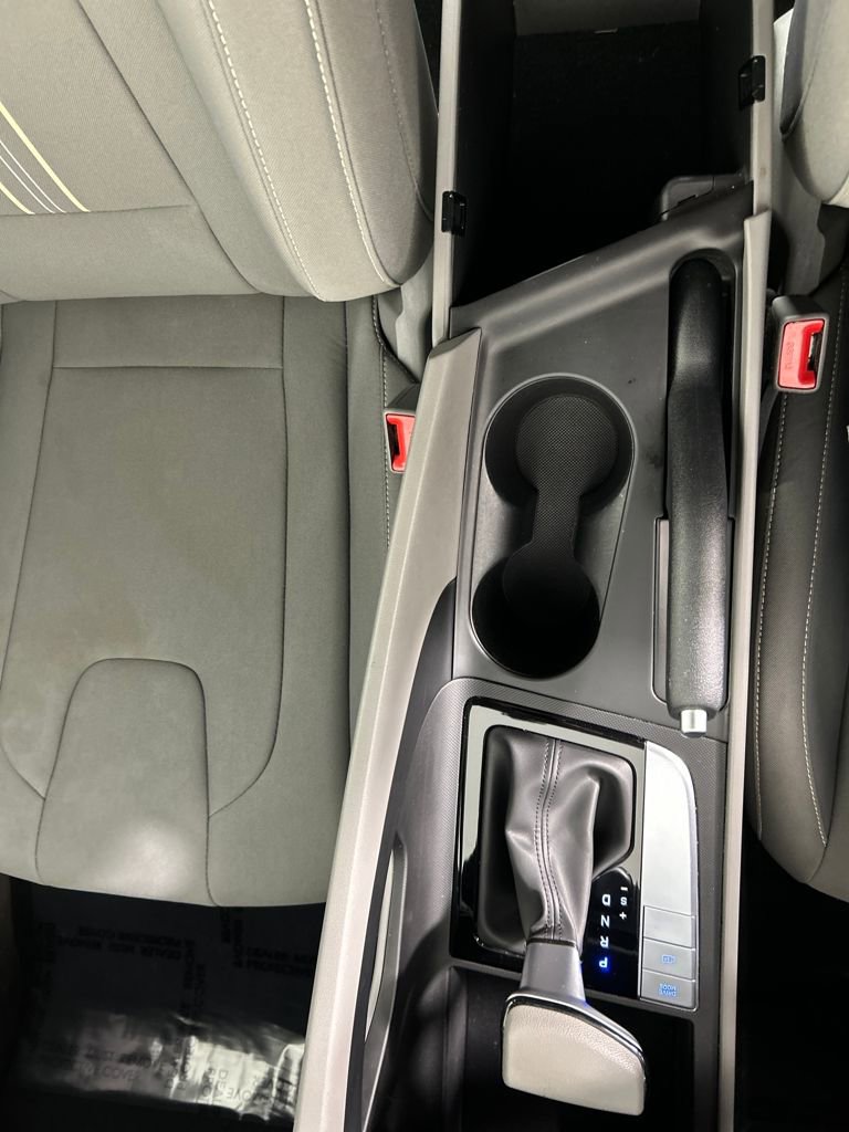 Used 2024 Hyundai Elantra SEL image 21