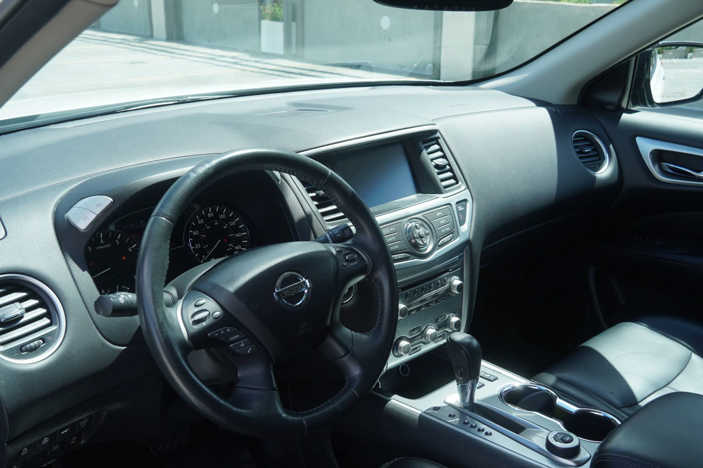 Used 2017 Nissan Pathfinder SL image 13