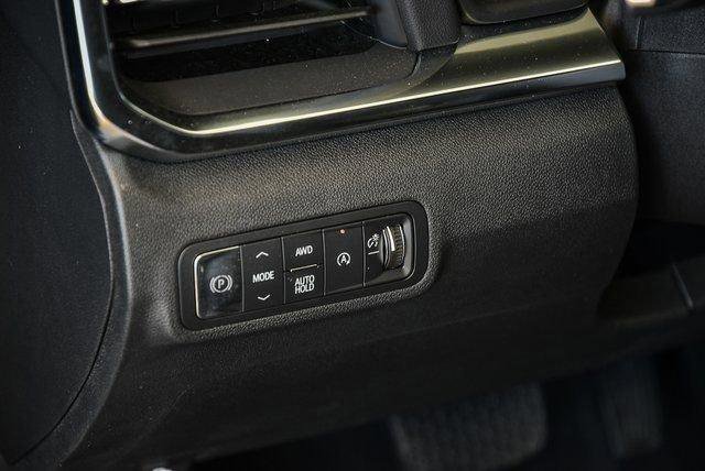 New 2025 GMC Terrain Elevation w/ Technology Package II AWD/4WD image 12