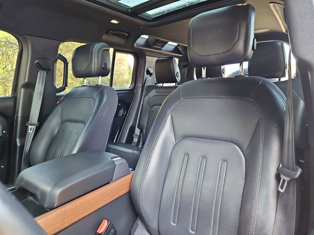 Used 2021 Land Rover Defender 110 X image 24