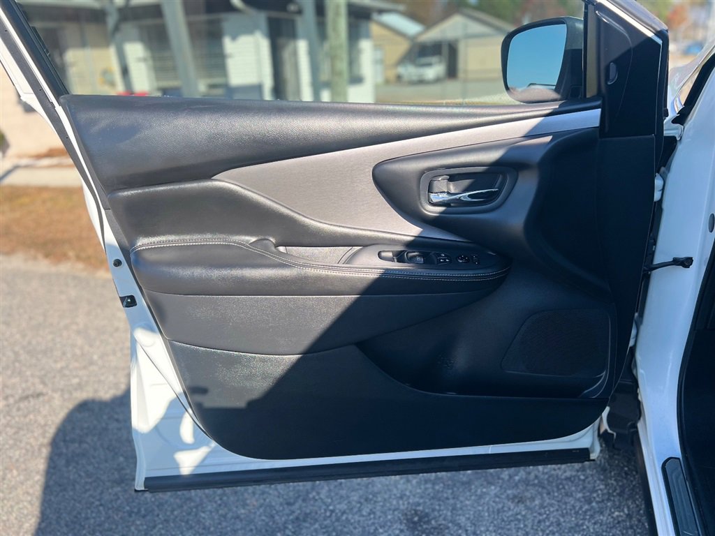 Used 2021 Nissan Murano S image 11