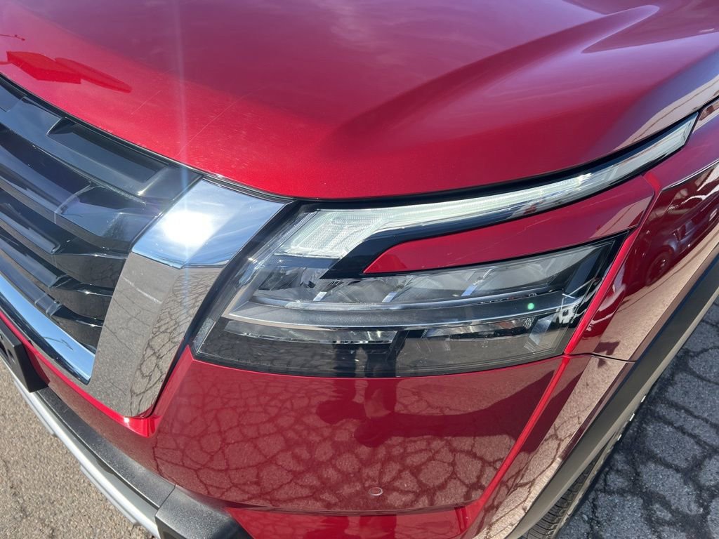 Certified 2024 Nissan Pathfinder Platinum AWD/4WD image 29