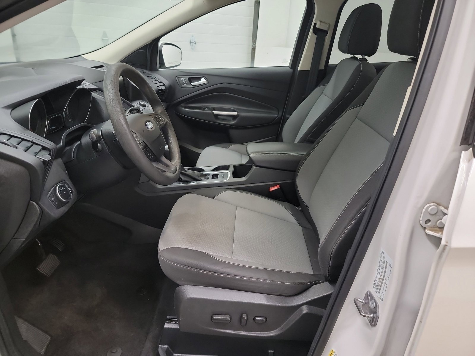 Used 2017 Ford Escape SE w/ Equipment Group 201A image 12