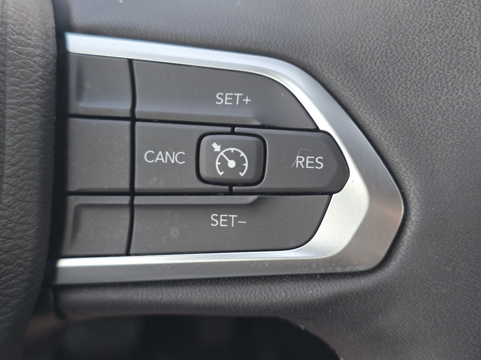 Used 2023 Jeep Compass Latitude w/ Convenience Group AWD/4WD image 34