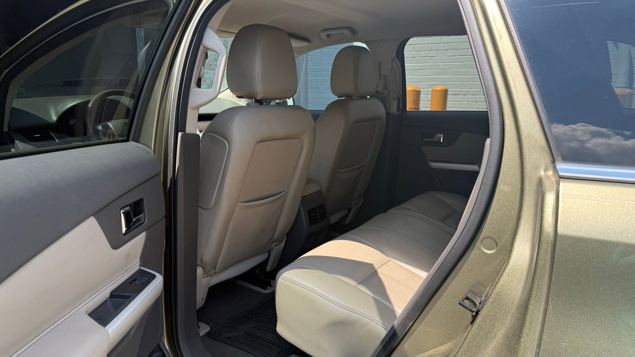 Used 2013 Ford Edge Limited w/ Driver Entry Pkg FWD image 22